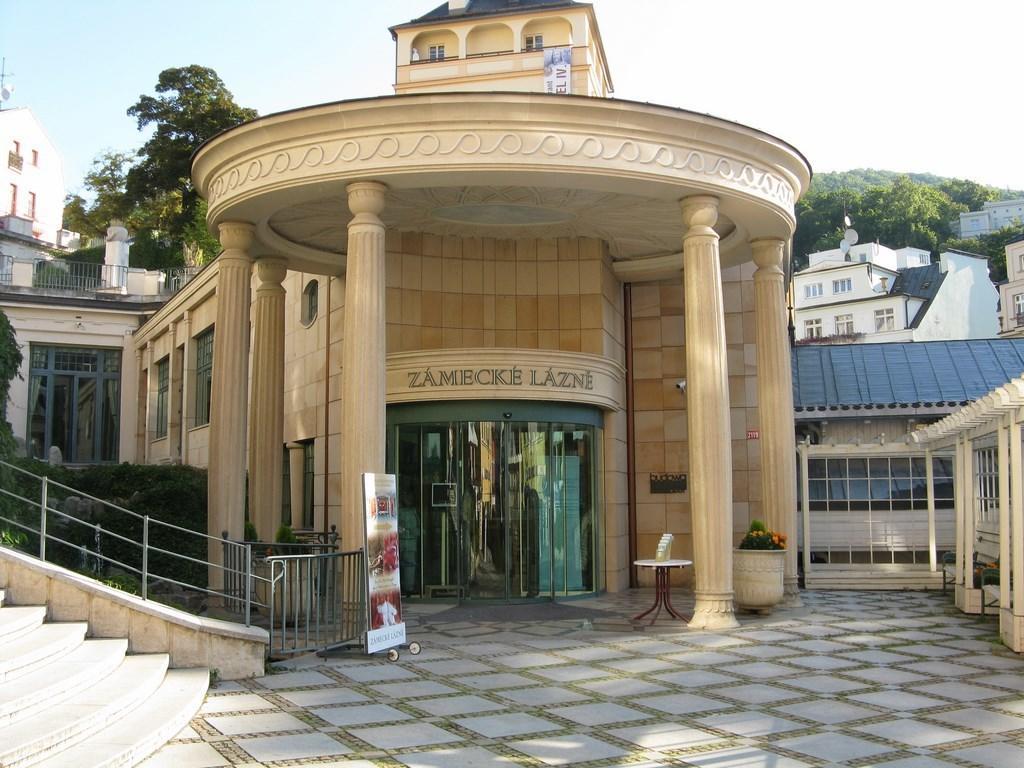 Hotel Asila Karlovy Vary Esterno foto